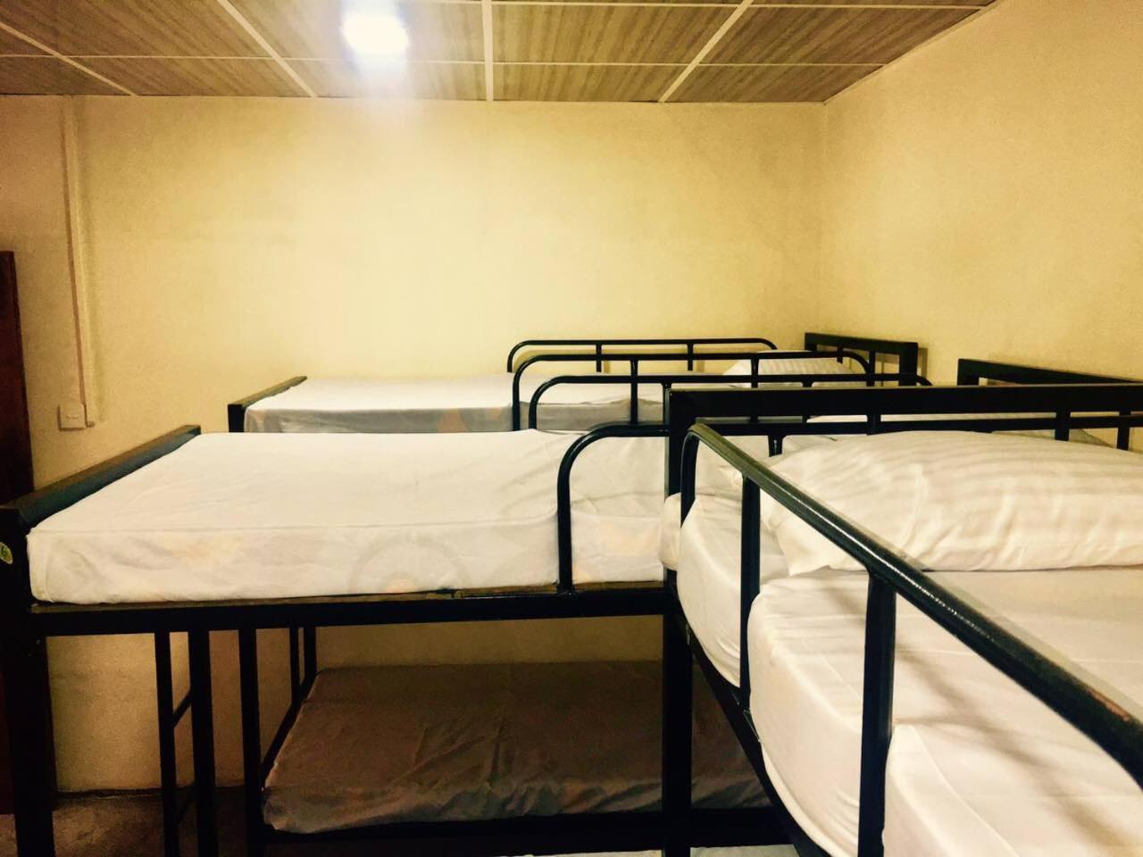 J Hostel แคนดี้ ภายนอก รูปภาพ