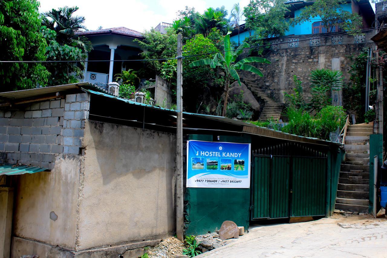J Hostel แคนดี้ ภายนอก รูปภาพ